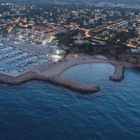 Bonito Bajo Con Aceso Directo A La Playa, Pinar De La Cala * Калафат